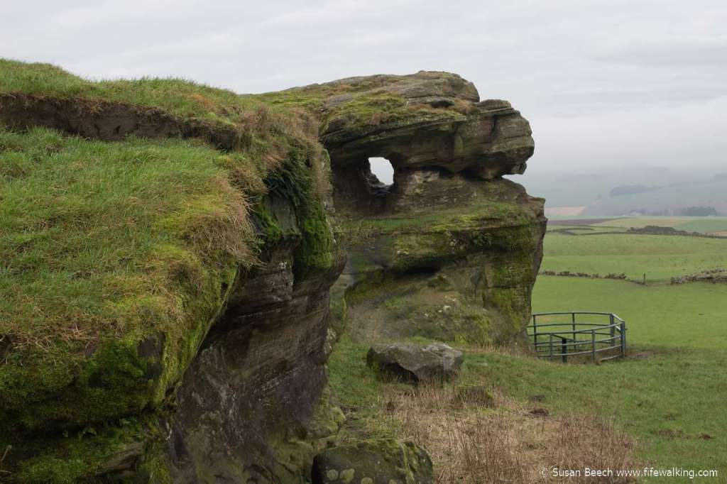 Bunnet Stane, Maiden's Bower, West Lomond