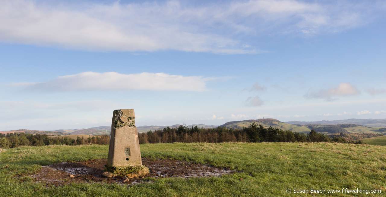 Dunbog Hill, looking to Mount Hill
